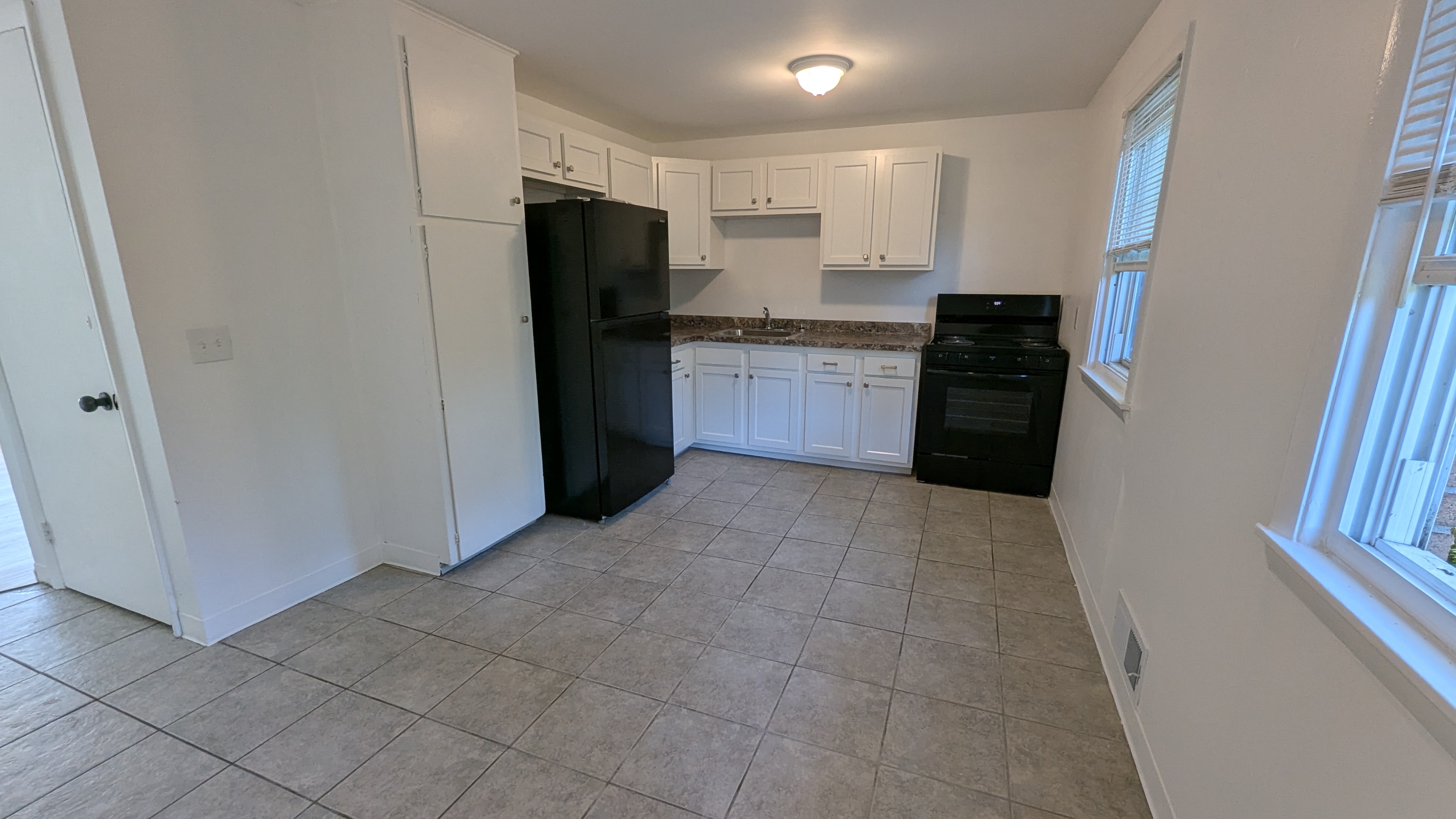 534-582 Denise Road - 580